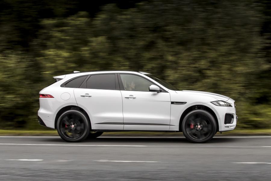  Jaguar F-Pace S 30d AWD 2016 года  (UK) (фото 22 из 30)